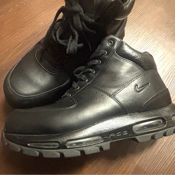 Mens Nike Black ACG size 8.5 - Picture 1 of 11